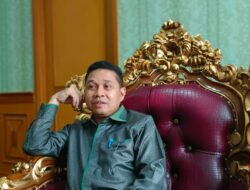 Dongkrak Kesejahteraan Petani, Joni Distribusi Pupuk NPK di Teluk Pandan