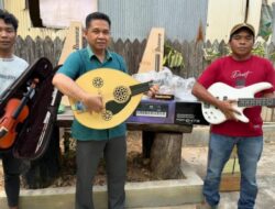 Joni Serahkan Alat Musik ke Anak Muda Rantau Pulung: Semoga Mendongkrak Minat-Bakat