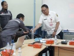 Pantau Kemajuan Proses pembangunan terowongan di Gunung Manggah