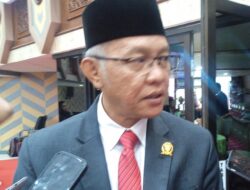 Muhammad Samsun Minta Kontraktor Tanggung Jawab Perbaikan Jalan Dondang