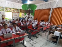 Bantuan Pemerintah, SDN 018 Tenggarong Punya 30 Unit Chrome Book
