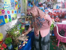 Siswa SDN 005 Tenggarong Ubah Sampah Jadi Karya Seni