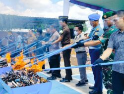 KPPBC TMP C Sangatta Musnahkan Ribuan Rokok dan Miras Ilegal