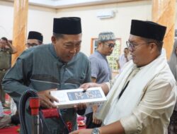 Safari Ramadhan ke Marangkayu, Wabup Kukar Bagi Bantuan saat Sahur Bersama