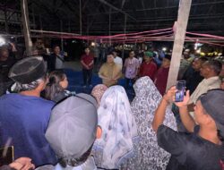 Sambangi Korban Kebakaran di Sumber Sari, Wabup Kukar Rendi Beri Bantuan ke 26 Warga