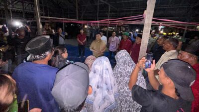 Sambangi Korban Kebakaran di Sumber Sari, Wabup Kukar Rendi Beri Bantuan ke 26 Warga