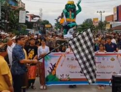 Walikota Samarinda Andi Harun Lepas Pawai Ogoh-Ogoh