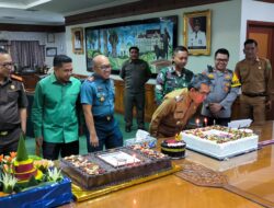 Forkopimda Kutim Beri Kejutan ke Ardiansyah Saat Harlah 60 Tahun