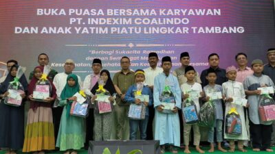 Buka Puasa Bersama PT Indexim Coalindo, Bupati Kutai Timur Santuni Anak Yatim Piatu