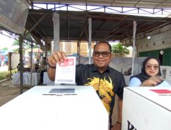 Momen Wabup Kutim Partisipasi Pemilu 2024, Ikut Nyoblos di TPS 29