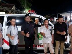 Wabup Kutim Serahkan Bantuan Mobil Ambulance Kepada Warga Gang Durian