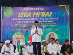 Bupati Kutim Terenyuh Dengan Tema Isra Mikraj Warga Kaubun
