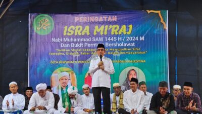 Bupati Kutim Terenyuh Dengan Tema Isra Mikraj Warga Kaubun