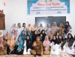 DWP DPPKB Kutim Gelar Pengajian dan Bagikan Sembako di 4 Pesantren