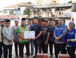 Bupati Kutai Timur Serahkan Bantuan kepada Korban Kebakaran di Sangatta Utara 