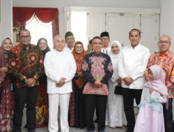 Jajaran Pemkab Kutai Timur Bertamu ke Rumah Mantan Gubernur Kaltim, Rangkaian Silaturahmi Hari Kedua Idulfitri 2024
