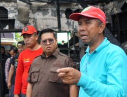 Wabup Kukar Terjun dan Salurkan Bantuan di Lokasi Kebakaran Mangkuraja