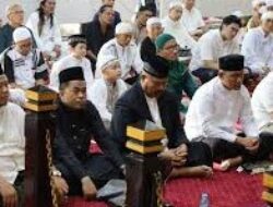 Bupati Kukar Sholat Idul Fitri di Masjid Agung Tenggarong