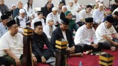 Bupati Kukar Sholat Idul Fitri di Masjid Agung Tenggarong.(Istimewa).