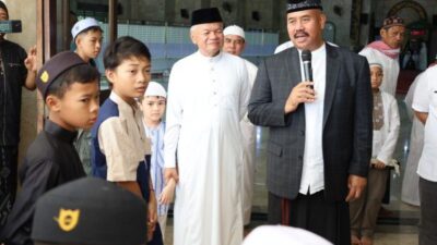Sholat 5 Waktu Tidak Terputus, Bupati Kukar Beri Hadiah