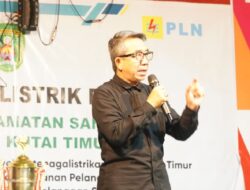 Usai ke Rantau Panjang, Bupati Ardiansyah Sulaiman Resmikan Listik 24 Jam di Sempayau