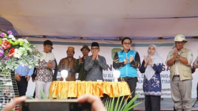 Bupati Kutai Timur Resmikan Listrik PLN 24 Jam di Desa Pengadan, Bantu Pembangunan Desa