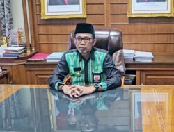 Hari Batik Nasional, Pjs Bupati Kutim Tampil Elegan dengan Batik Kutai