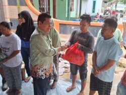 Pjs Bupati Kutim Serahkan Bantuan Untuk Korban Kebakaran di Gang Rahmat