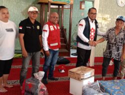 PMI Kutai Timur Salurkan Bantuan untuk Korban Kebakaran di Batu Ampar
