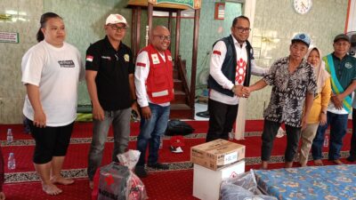 PMI Kutai Timur Salurkan Bantuan untuk Korban Kebakaran di Batu Ampar