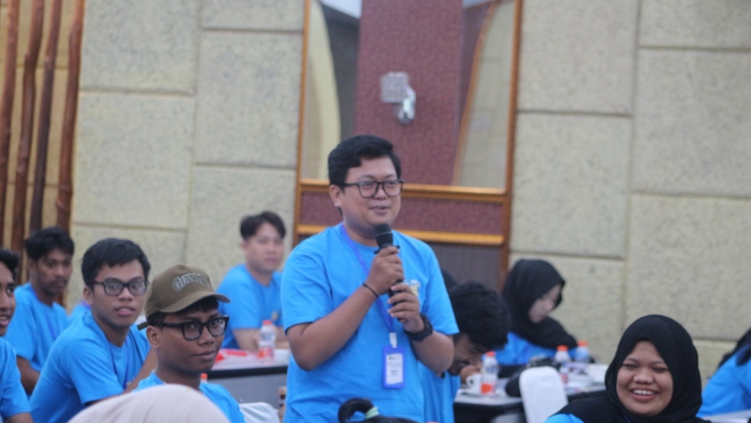 Pelatihan Stand Up Comedy dan Personal Branding