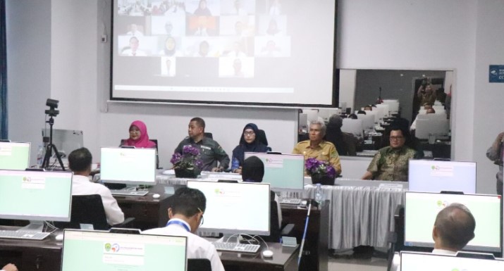 Kepala BKPSDM Kutim Misliansyah mendampingi Sekretaris Kabupaten (Seskab) Kutim, Rizali Hadi