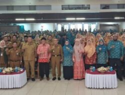 Siti Robiah: Ayah dan Ibu Harus Kompak, Kunci Keluarga Tangguh di Kutim