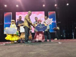Limbah Disulap Jadi Busana Keren di Panggung Festival Pesona Budaya Kutai Timur 2025