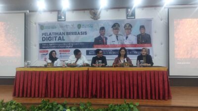 Kepala Dinas Pariwisata Kutim, Nasrullah saat membuka Pelatihan di Hotel Royal Victoria, Sangatta, Rabu (26/11/2025)