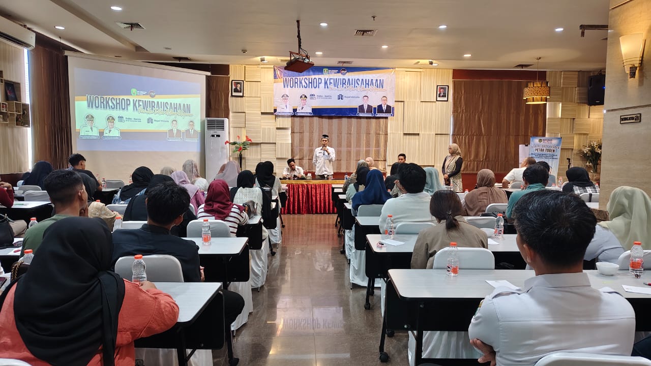 Pelatihan kewirausahaan Dinas Perindustrian dan Perdagangan (Disperindag) Kutim di Hotel Royal Victoria, Sangatta Utara, Rabu (26/11/2025)