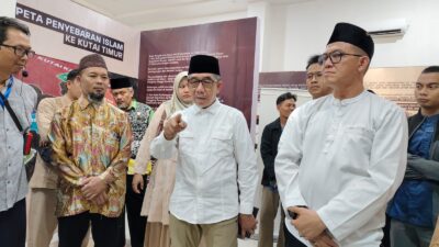 Bupati Kutim, Ardiansyah Sulaiman saat membuka Pameran Sejarah Kebudayaan Islam di Masjid Agung Al Faruq